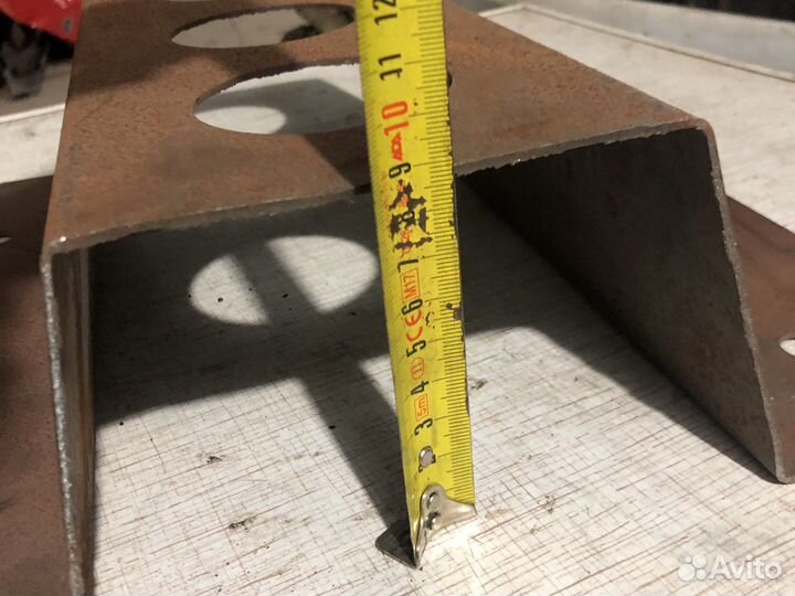 Кронштейн передней стенки самосвала