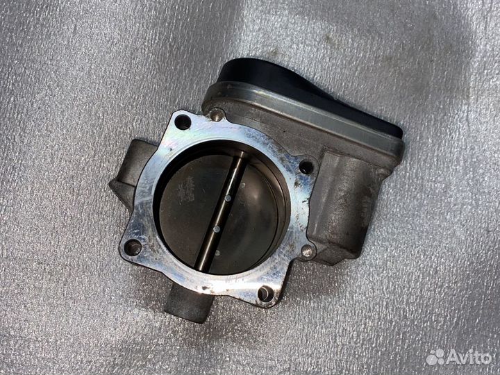 Дроссельная заслонка 022133062AG Passat B6 3.2