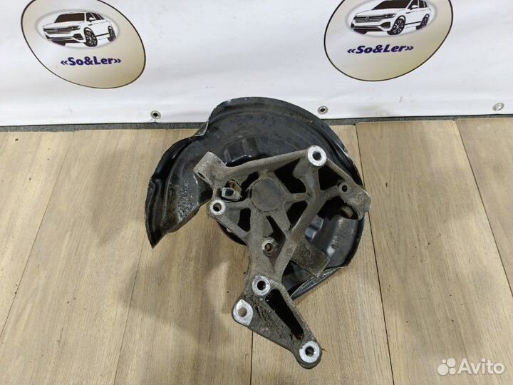 Кулак поворотный задний правый Volkswagen Passat