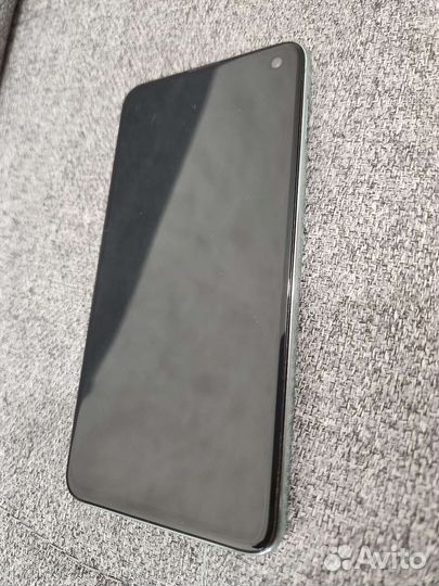 Смартфон Samsung s10e