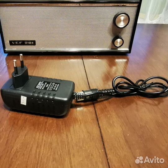Ретро -приемник ''Вэф - 201'' с фм из СССР