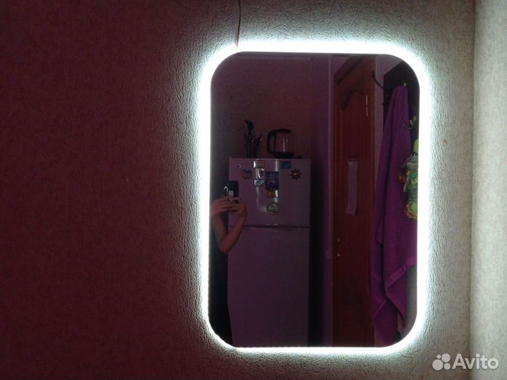 Зеркало настенное с подсветкой