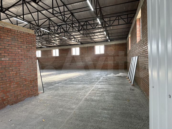 Склад, 880 м²