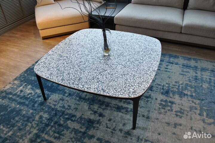 Журнальный стол Playground