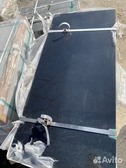 Памятники Габбро Черные