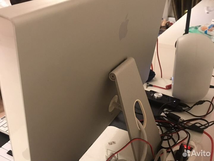 Монитор Apple Cinema HD 23