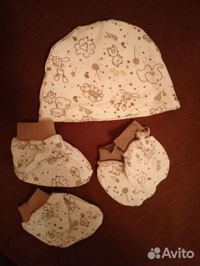 Комплект новый чепчик, царапки, пинеточки