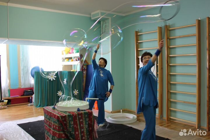 Шоу гигантских мыльных пузырей 