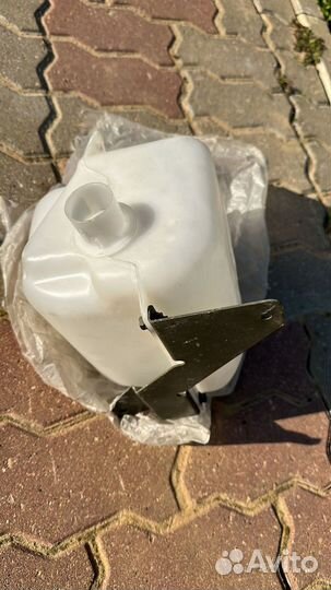 Бачок омывателя лобового стекла Nissan Maxima A33