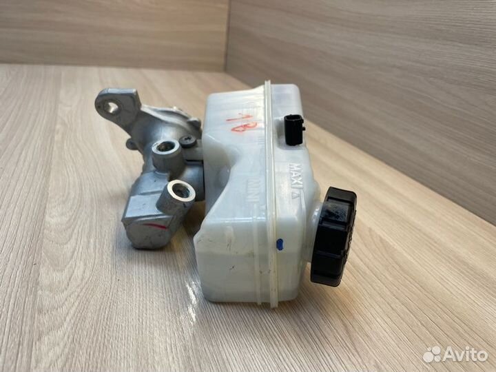 Главный тормозной цилиндр Renault Logan