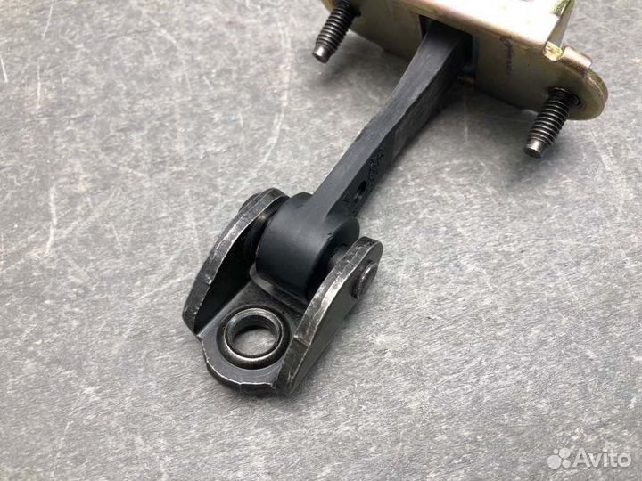 Ограничитель двери передний правый Ford Focus DNW