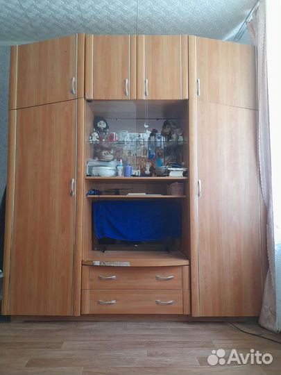 Холодильник, мини стенка журнальный столик