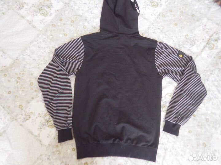 Свитшот Beneti новый для подростка