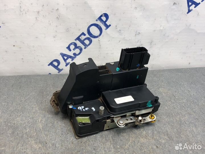 Зад прав замок двери Fusion