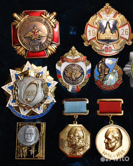 15 знаков и медалей на разные темы