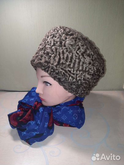 Шапка женская из каракуля зимняя