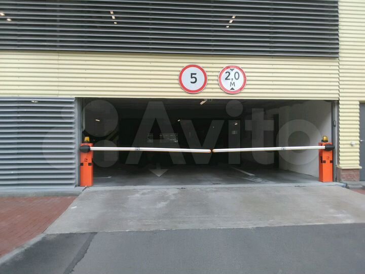 Машиноместо, 13 м²