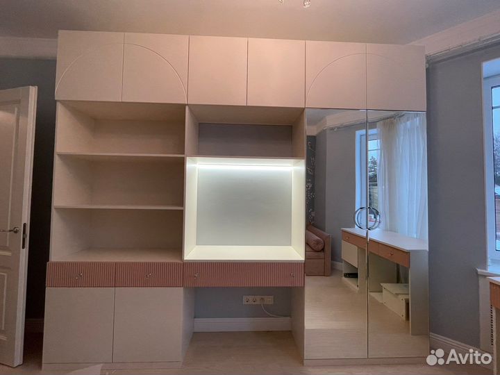 Шкаф с рабочей зоной