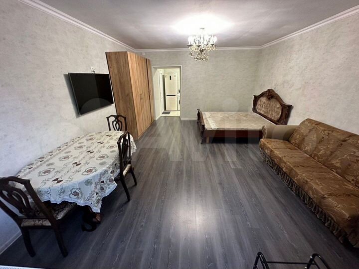 1-к. квартира, 42 м², 1/2 эт.