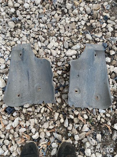 Подкрылок задний Renault Megane 2