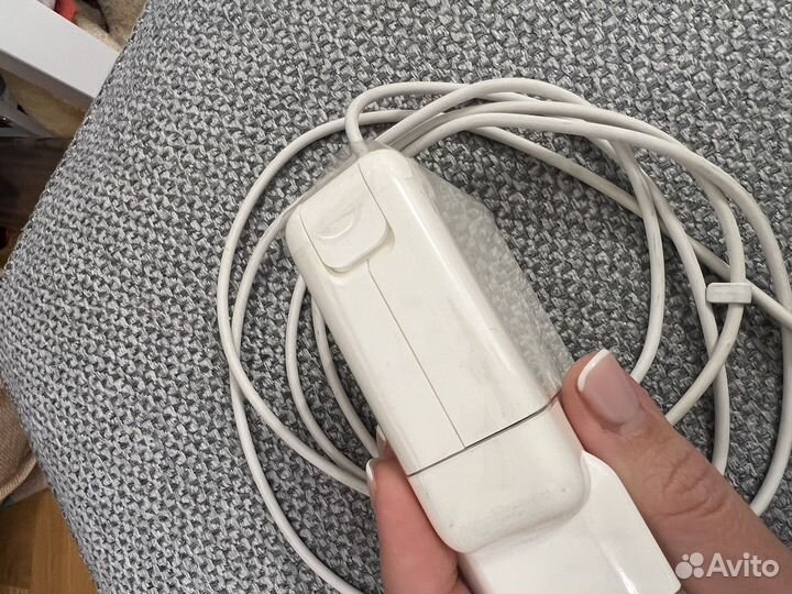 60w MagSafe Power Adapter 2010