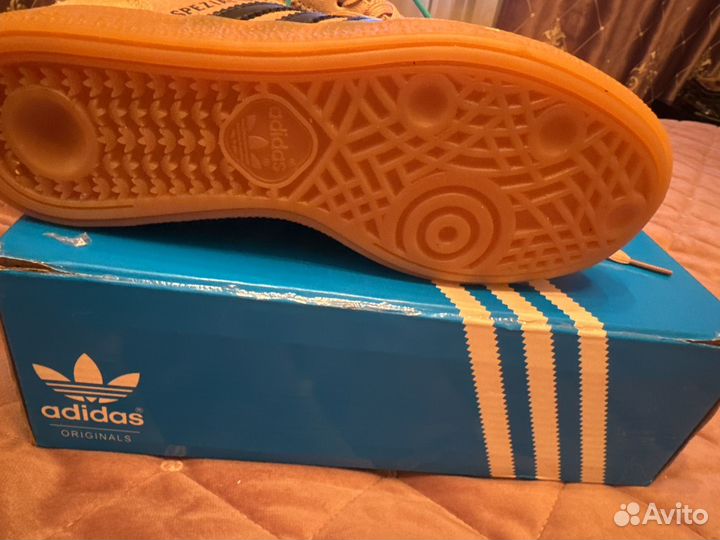 Кроссовки adidas женские