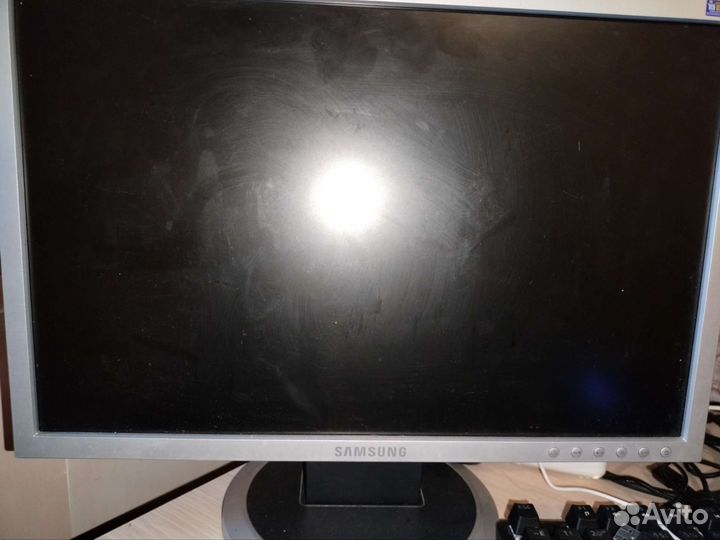 Монитор Samsung