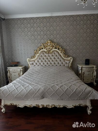 Спальный гарнитур