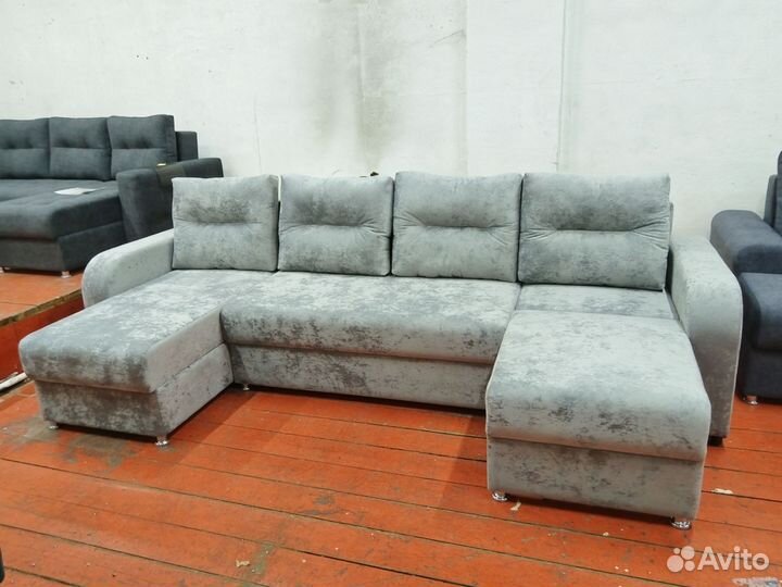 Диван Бредвей 3.2