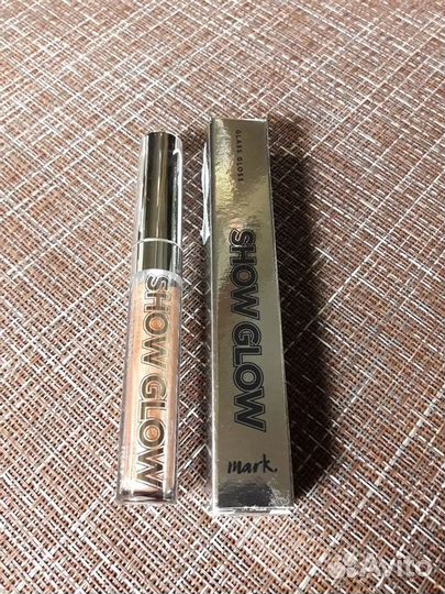 Голографический блеск для губ Avon Mark 
