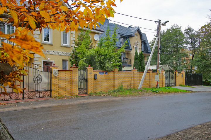 2-к. квартира, 60 м², 1/3 эт.