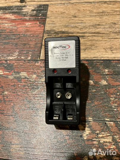 Зарядное устройство аа, ааа, 9V Космос