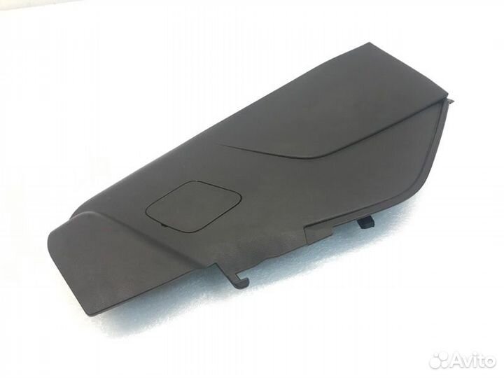 Обшивка салона правая Ford Focus 3 хетчбек 2.0