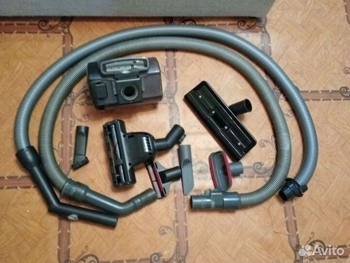 Шланги для пылесоса,контейнер,насадки