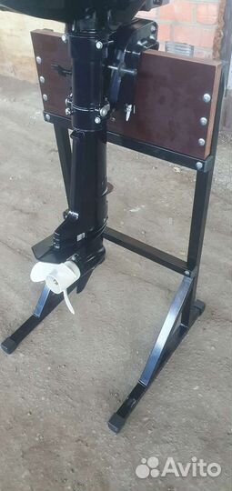 Стойка для лодочного мотора