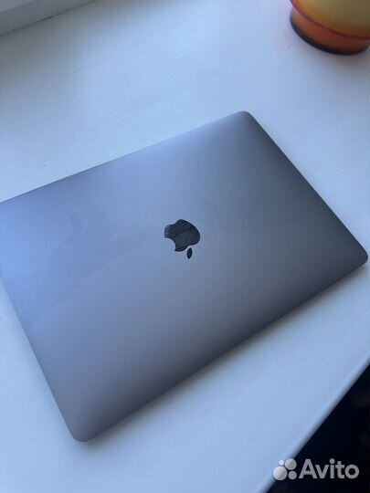 Apple MacBook air 2020 i3 256