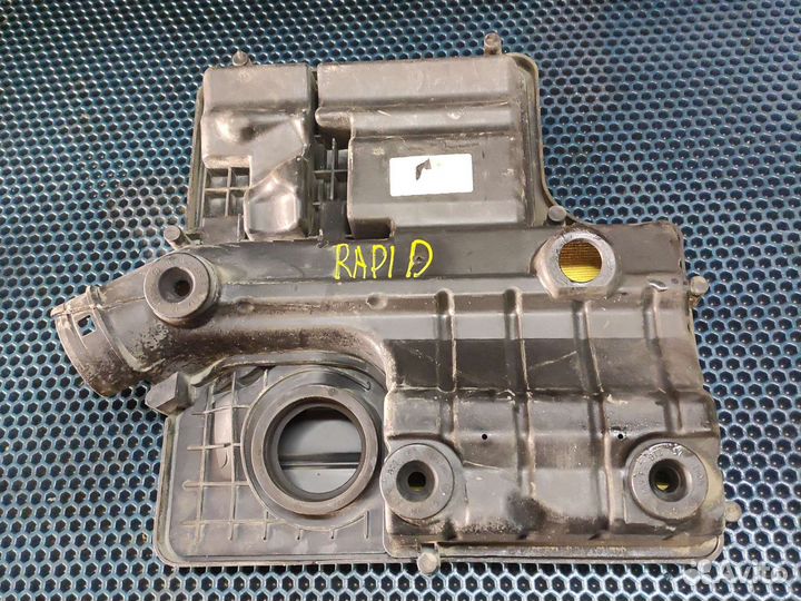 Корпус воздушного фильтра Skoda Rapid