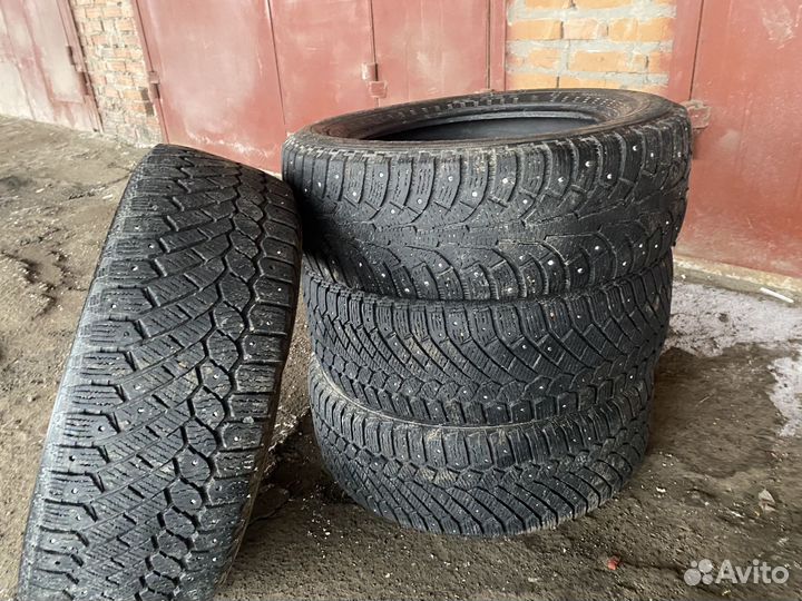 Gislaved Nord Frost 200 225/60 R17