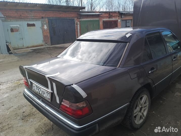 Продам Duck Tail AMG w124