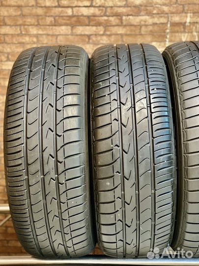 Toyo Tranpath MPZ 215/60 R17