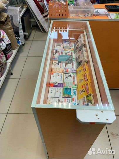 Торговые витрины с ящиками для хранения