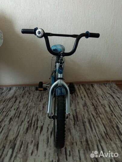 Четырехколесный велосипед