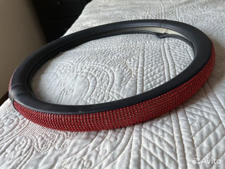 Оплетка на руль со стразами