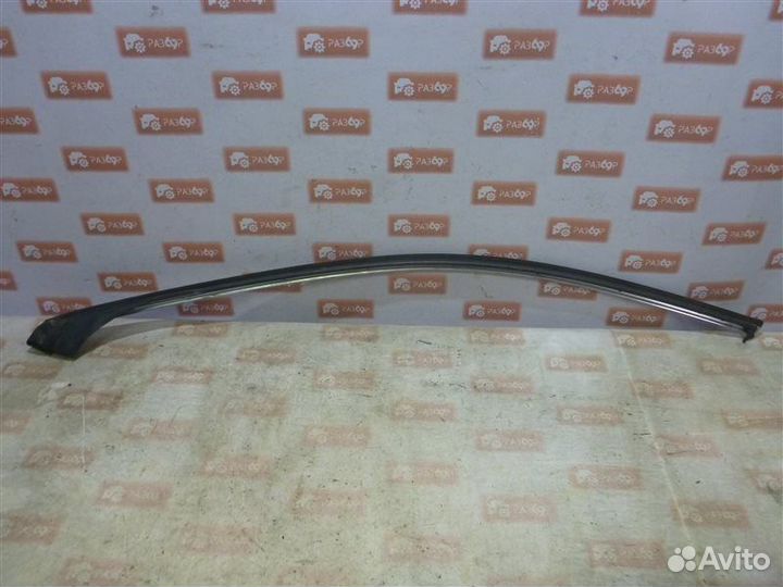 Уплотнительная резинка стекла передняя правая