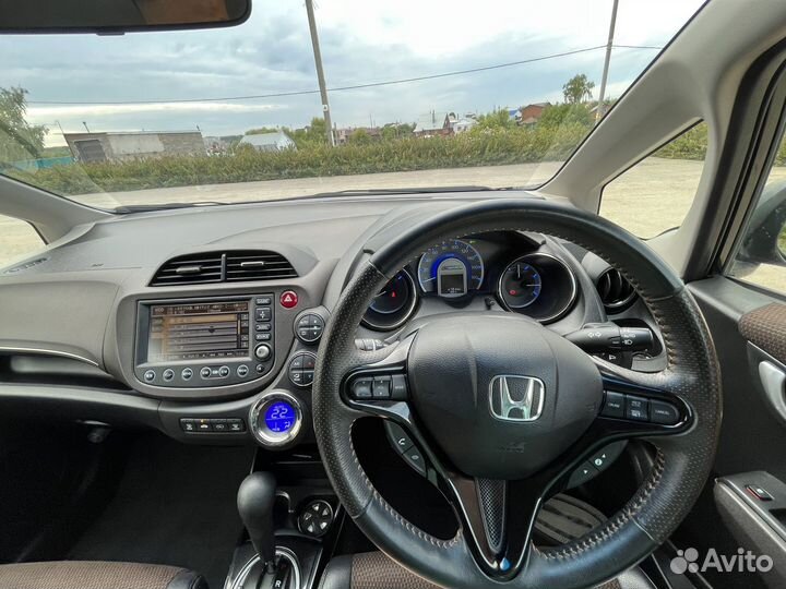 Honda Fit Shuttle 1.3 CVT, 2012, 111 200 км