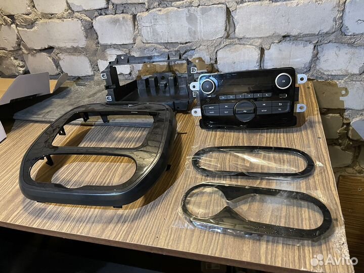 Штатное головное устройство renault kaptur