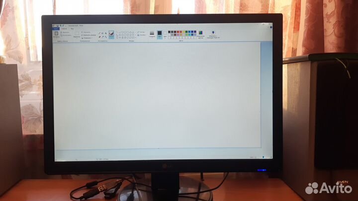 Монитор LG 22