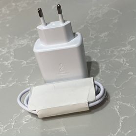 Быстрая зарядка 45w USB C кабель в комплекте