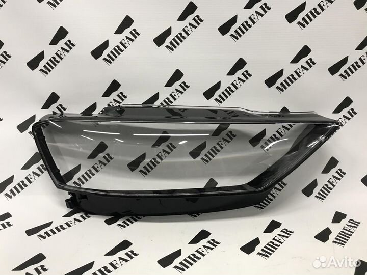 Правое стекло фары Audi A8 D5 2017-2022