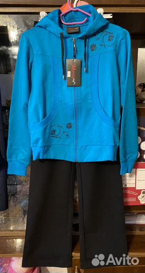 Продам костюм 42/44р новый, с бирками